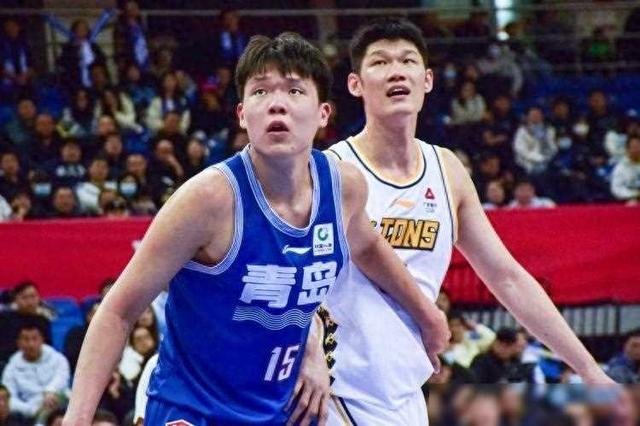 关于弱弱的问一句，我和杨瀚森搭档，能统治小区篮球场吗的信息