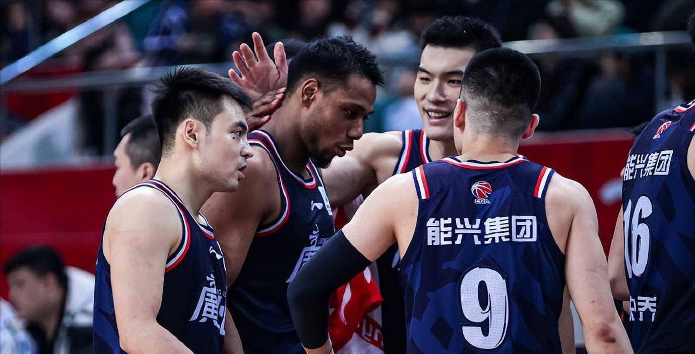 广州男篮引进新锋线球员，阵容更加完备